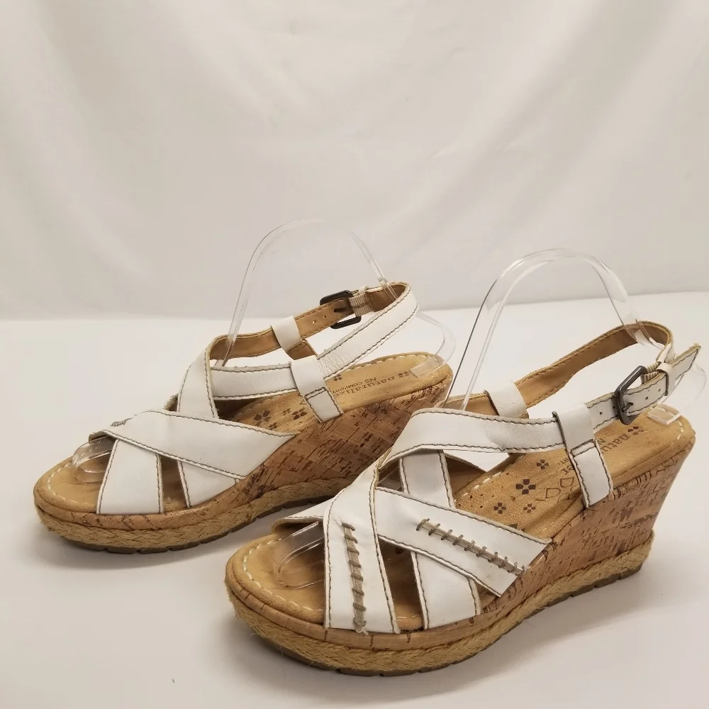 Naturalizer Norma Womans Size 8M White Leather Wedge Heel Sandal  Sling Back